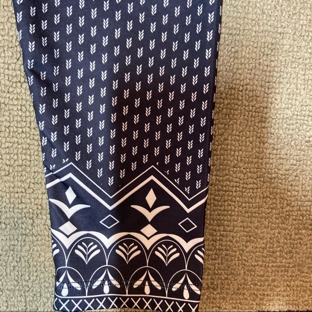 Neve Designs Hannah Leggings Base Layer Wicking Stretch Graphic Printed Black S - Picture 2 of 4